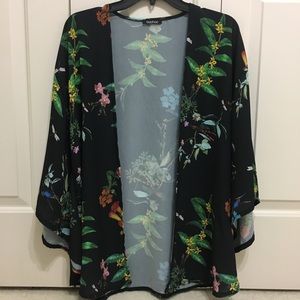 💓Boohoo Floral Tropical Kimono💓